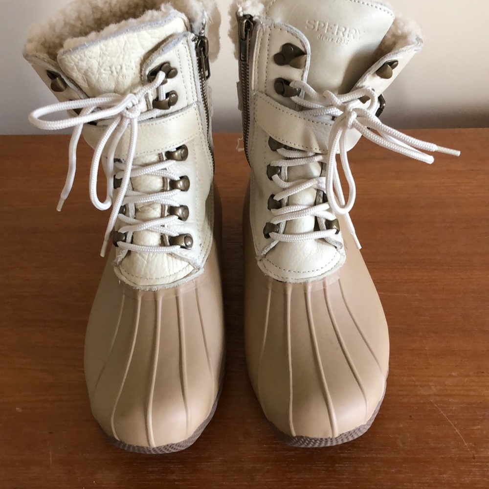 Sherry boots in excellent condition.